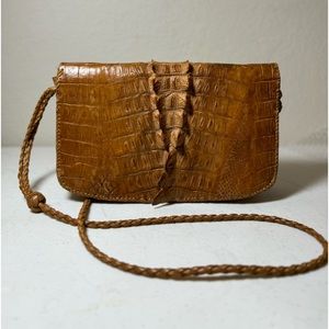 Crocodile Crossbody •347
